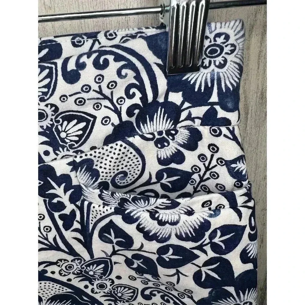 Chico's Women's Petite Paisley‎ Cropped Pants Blue Size 00P(Chicos) or 2P